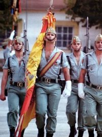 A LA BANDERA